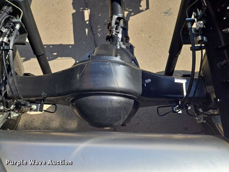 image for item ET5016 2025 Isuzu NRR truck cab and chassis