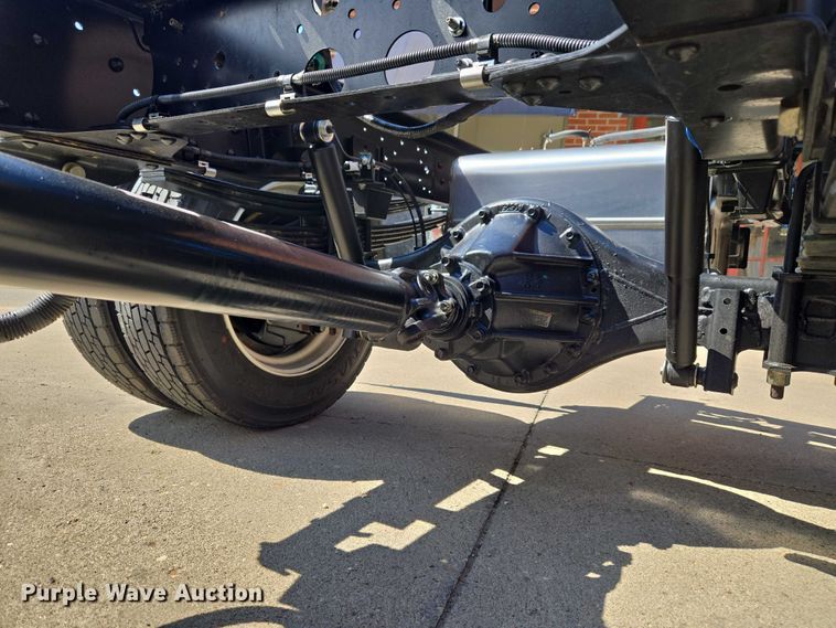 image for item ET5016 2025 Isuzu NRR truck cab and chassis