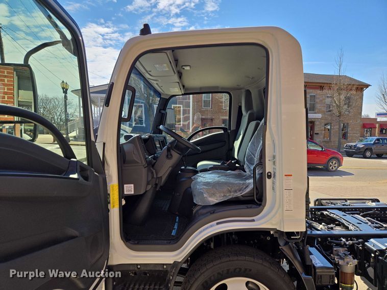 image for item ET5016 2025 Isuzu NRR truck cab and chassis