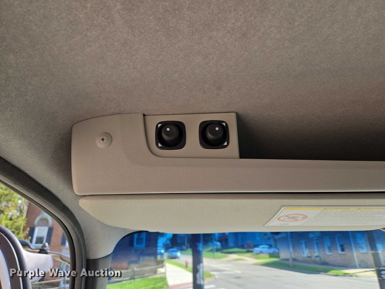 image for item ET5016 2025 Isuzu NRR truck cab and chassis