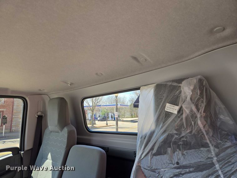 image for item ET5016 2025 Isuzu NRR truck cab and chassis