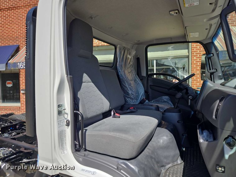 image for item ET5016 2025 Isuzu NRR truck cab and chassis