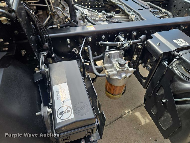 image for item ET5016 2025 Isuzu NRR truck cab and chassis