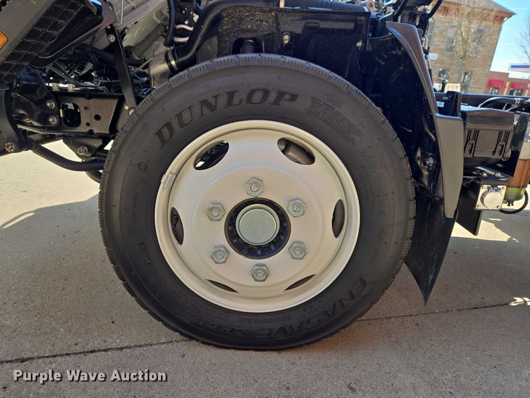 image for item ET5016 2025 Isuzu NRR truck cab and chassis