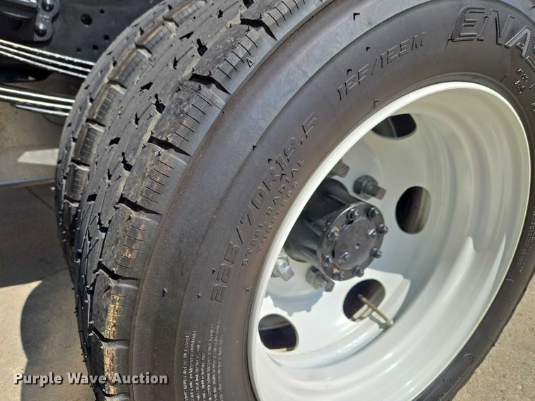 image for item ET5016 2025 Isuzu NRR truck cab and chassis