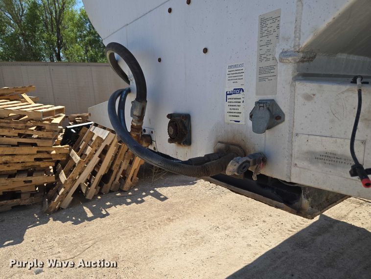 image for item ET5190 2011 Pacer by CEI Equipment Company Inc. AT35L feed delivery trailer