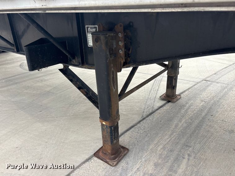 image for item EU0478 2006 Transcraft Eagle IIN W2 flatbed trailer