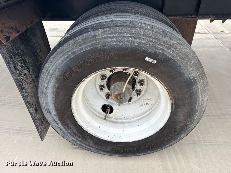 image for item EU0478 2006 Transcraft Eagle IIN W2 flatbed trailer