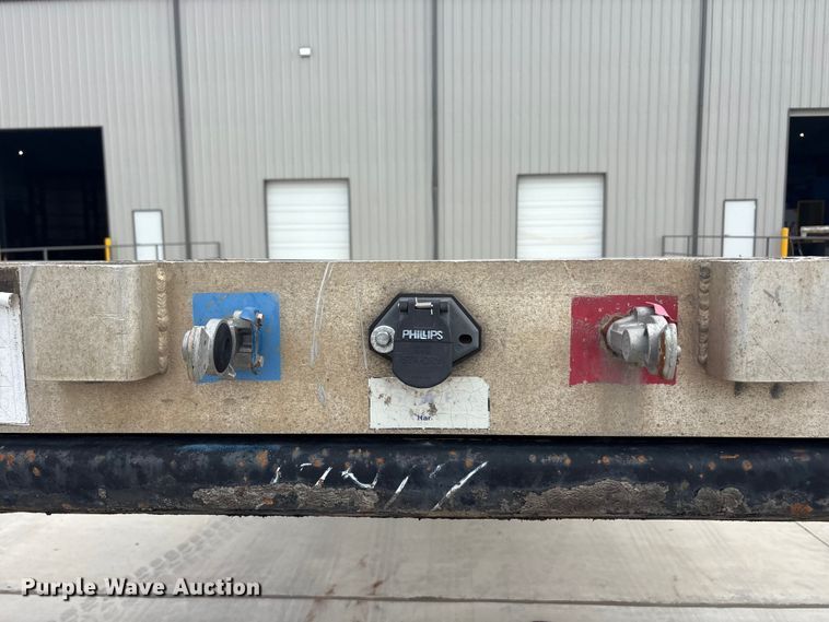 image for item EU0479 2006 Transcraft Eagle IIN W2 flatbed trailer