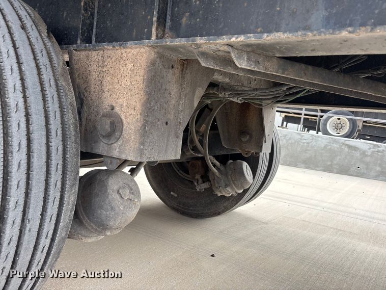 image for item EU0479 2006 Transcraft Eagle IIN W2 flatbed trailer