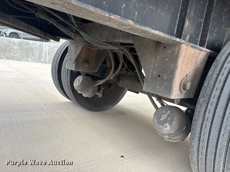 image for item EU0479 2006 Transcraft Eagle IIN W2 flatbed trailer