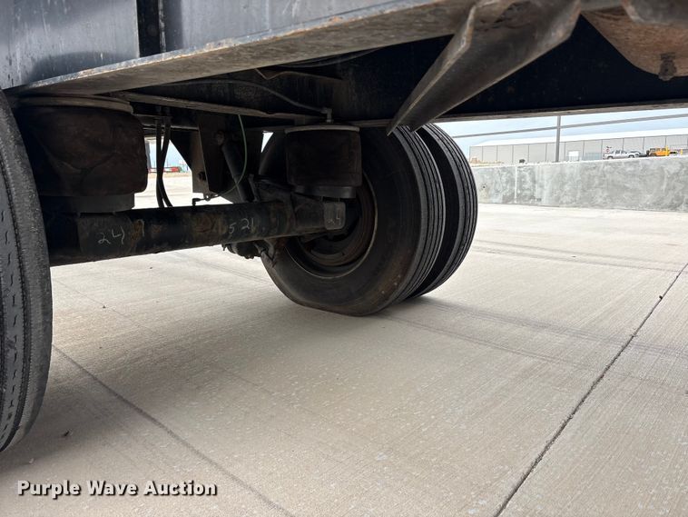 image for item EU0479 2006 Transcraft Eagle IIN W2 flatbed trailer