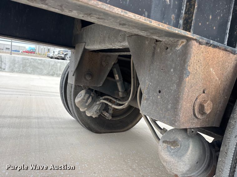 image for item EU0479 2006 Transcraft Eagle IIN W2 flatbed trailer