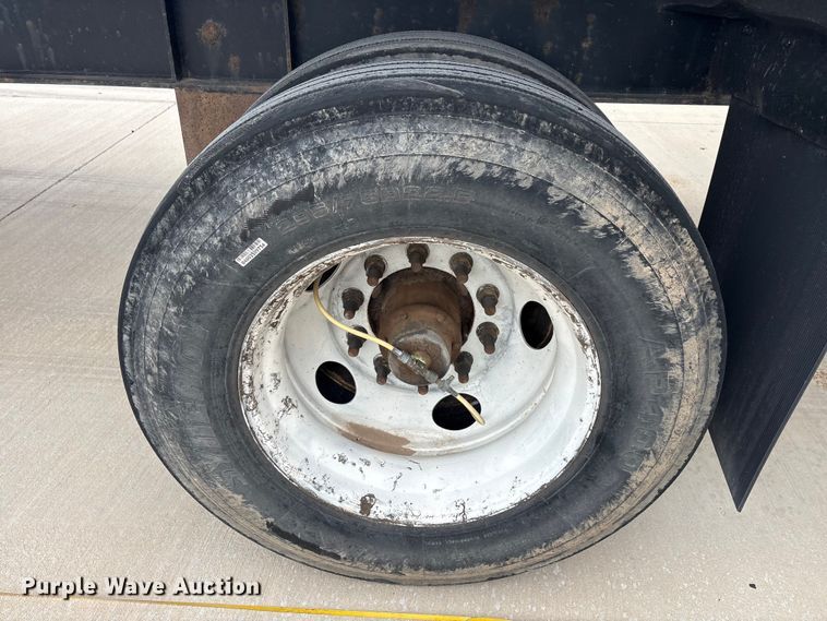 image for item EU0479 2006 Transcraft Eagle IIN W2 flatbed trailer