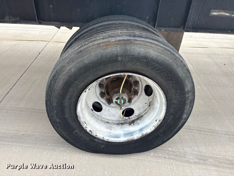 image for item EU0479 2006 Transcraft Eagle IIN W2 flatbed trailer