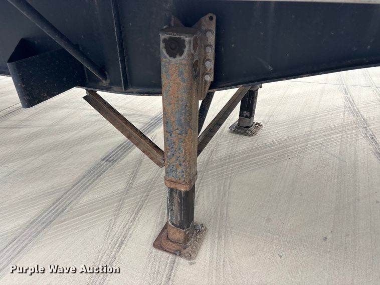 image for item EU0480 2008 Transcraft Eagle II W2 flatbed trailer