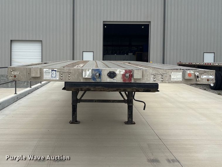 image for item EU0481 2006 Transcraft Eagle IIN W2 flatbed trailer