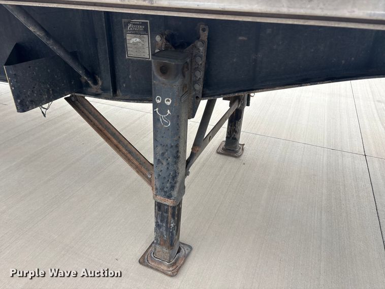 image for item EU0481 2006 Transcraft Eagle IIN W2 flatbed trailer