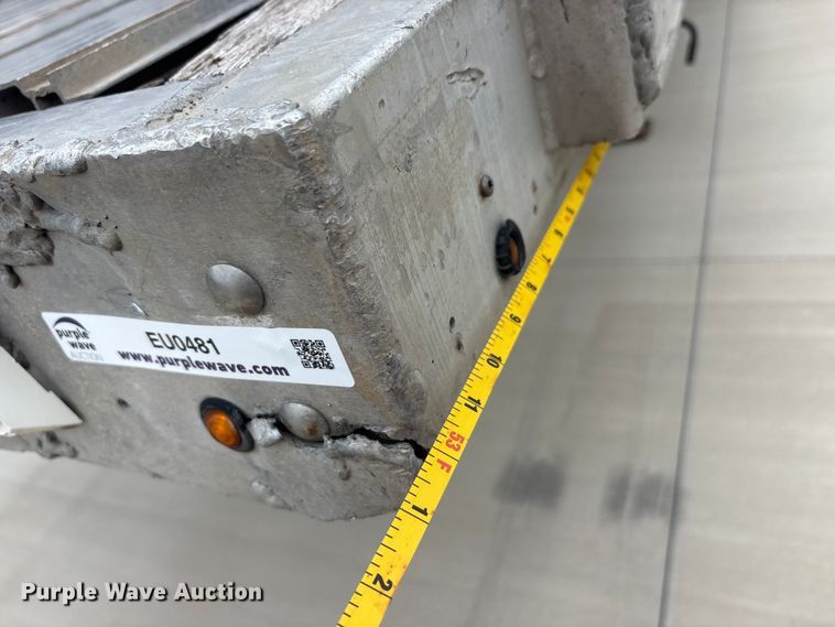 image for item EU0481 2006 Transcraft Eagle IIN W2 flatbed trailer