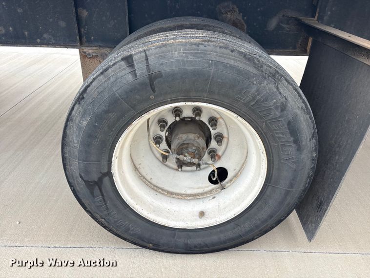 image for item EU0481 2006 Transcraft Eagle IIN W2 flatbed trailer