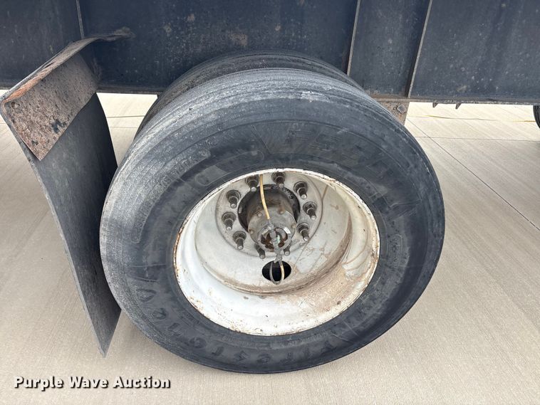 image for item EU0481 2006 Transcraft Eagle IIN W2 flatbed trailer