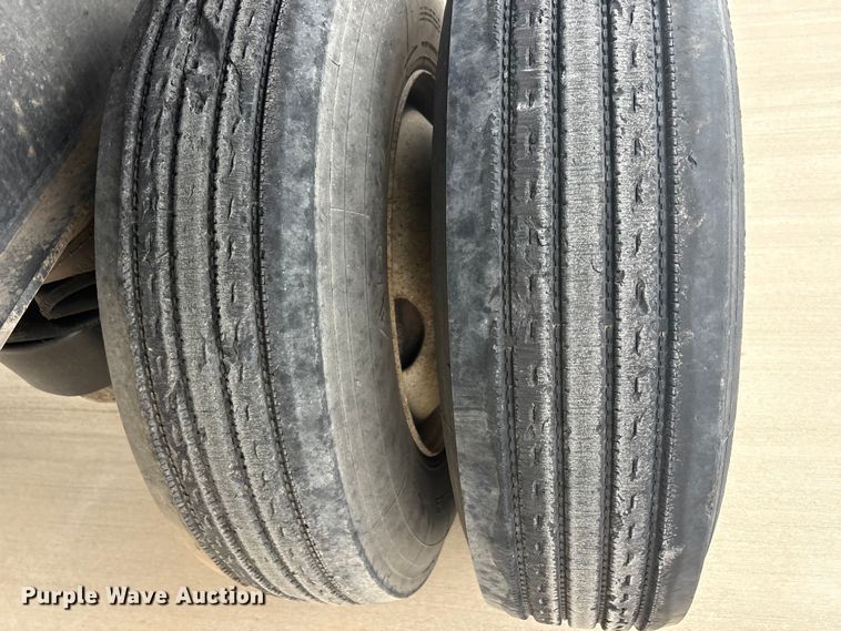 image for item EU0481 2006 Transcraft Eagle IIN W2 flatbed trailer