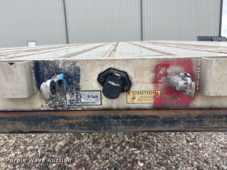 image for item EU0482 2008 Transcraft Eagle II W2 flatbed trailer