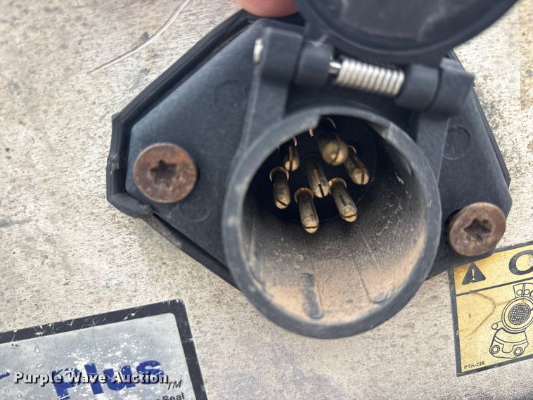 image for item EU0482 2008 Transcraft Eagle II W2 flatbed trailer