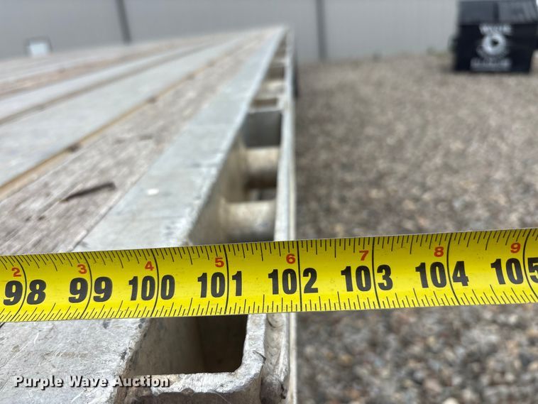 image for item EU0482 2008 Transcraft Eagle II W2 flatbed trailer