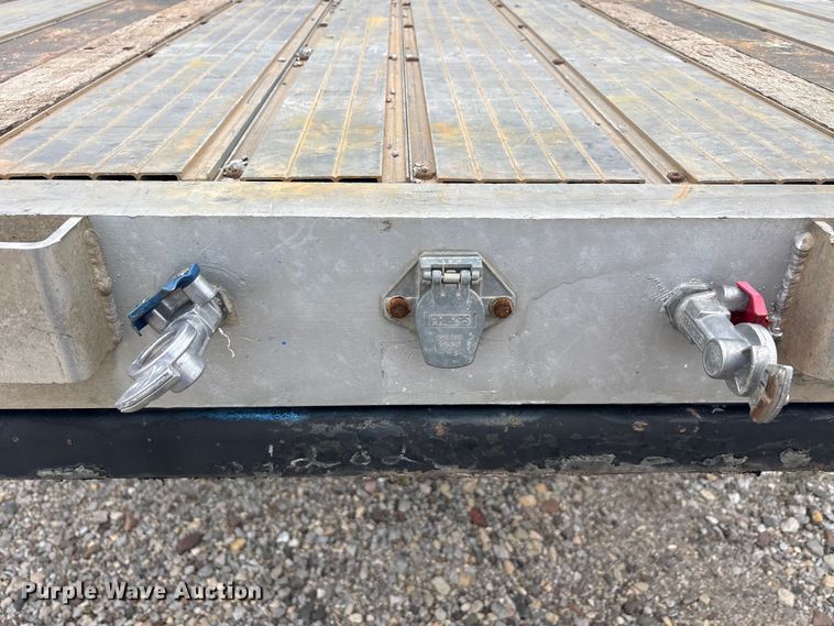 image for item EU0483 2006 Transcraft Eagle IIN W2 flatbed trailer