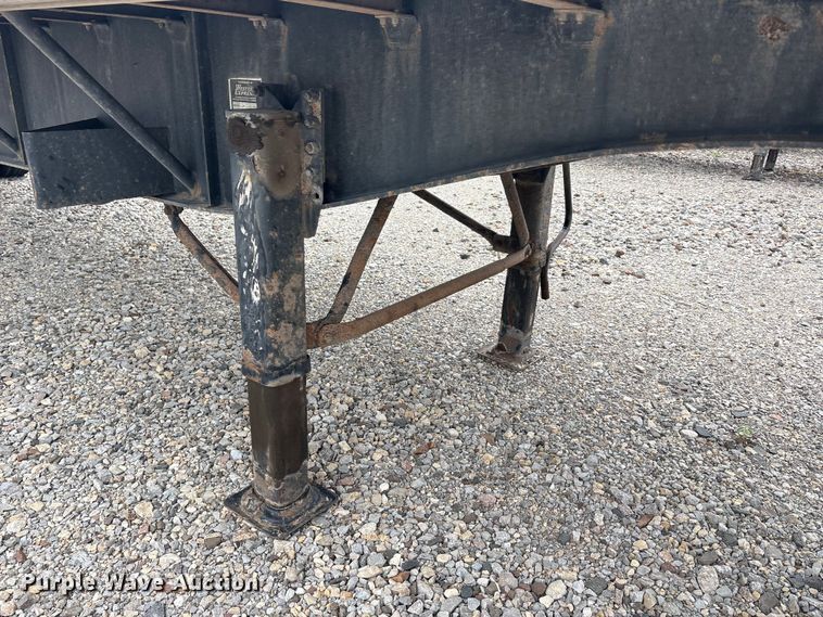 image for item EU0483 2006 Transcraft Eagle IIN W2 flatbed trailer