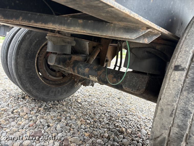 image for item EU0483 2006 Transcraft Eagle IIN W2 flatbed trailer