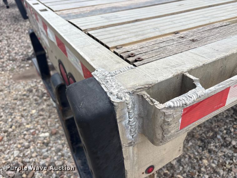 image for item EU0483 2006 Transcraft Eagle IIN W2 flatbed trailer