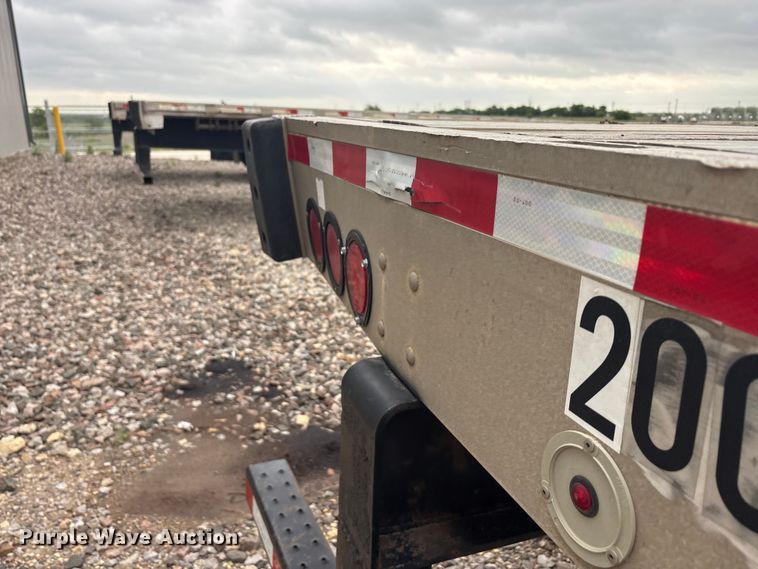 image for item EU0483 2006 Transcraft Eagle IIN W2 flatbed trailer