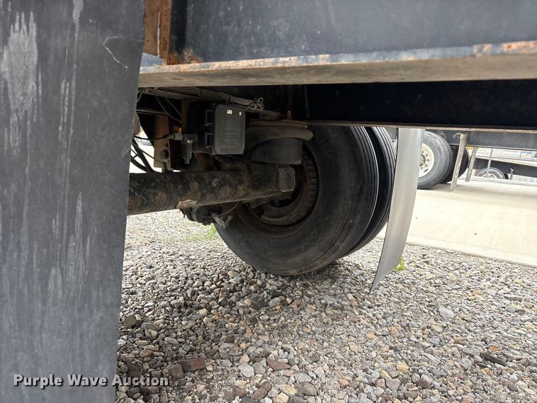 image for item EU0483 2006 Transcraft Eagle IIN W2 flatbed trailer