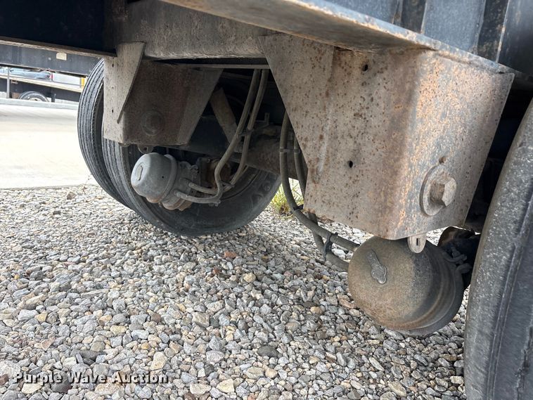 image for item EU0483 2006 Transcraft Eagle IIN W2 flatbed trailer