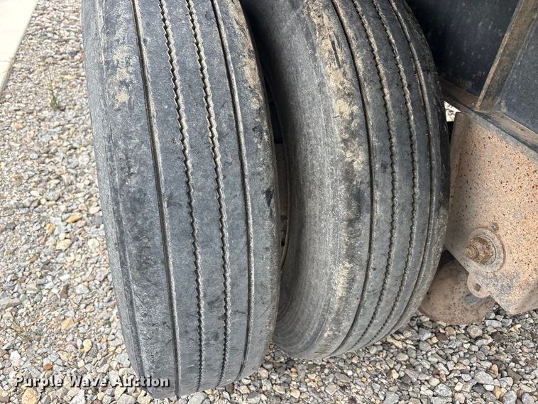 image for item EU0483 2006 Transcraft Eagle IIN W2 flatbed trailer