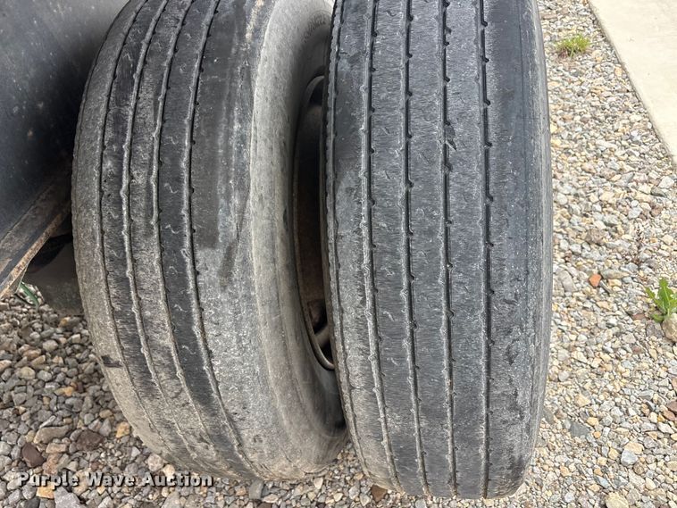 image for item EU0483 2006 Transcraft Eagle IIN W2 flatbed trailer