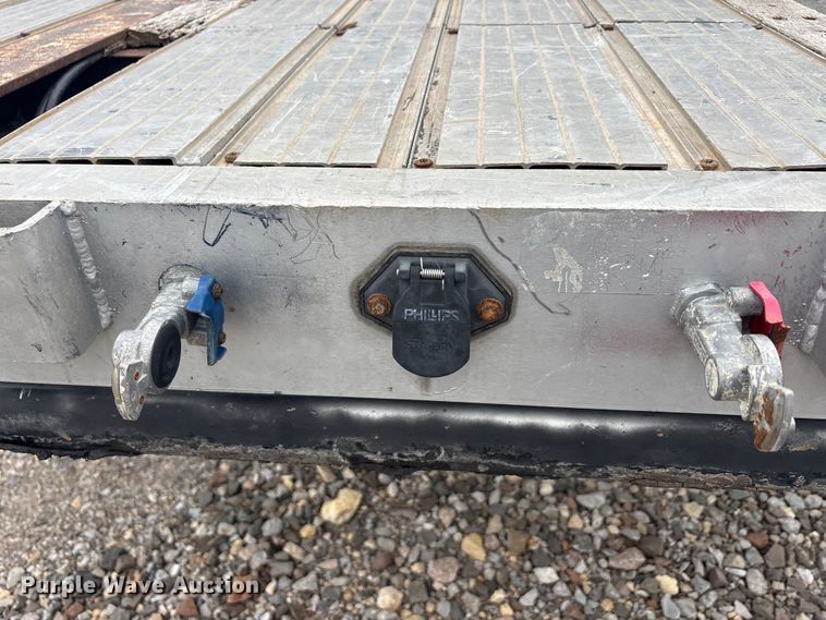 image for item EU0484 2006 Transcraft Eagle IIN W2 flatbed trailer