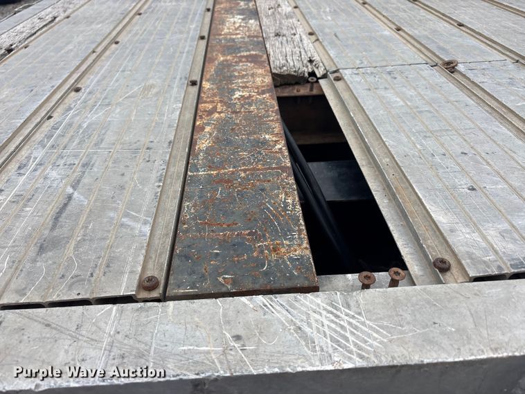 image for item EU0484 2006 Transcraft Eagle IIN W2 flatbed trailer