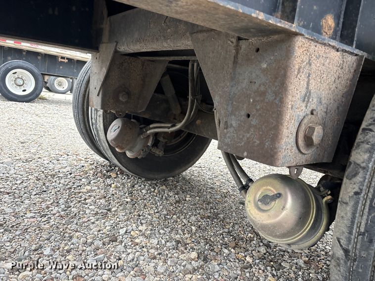 image for item EU0484 2006 Transcraft Eagle IIN W2 flatbed trailer