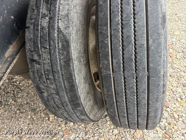 image for item EU0484 2006 Transcraft Eagle IIN W2 flatbed trailer