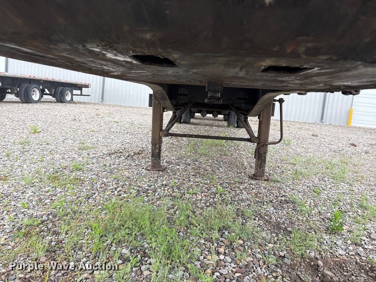 image for item EU0486 2007 Transcraft Eagle IIN W2 flatbed trailer