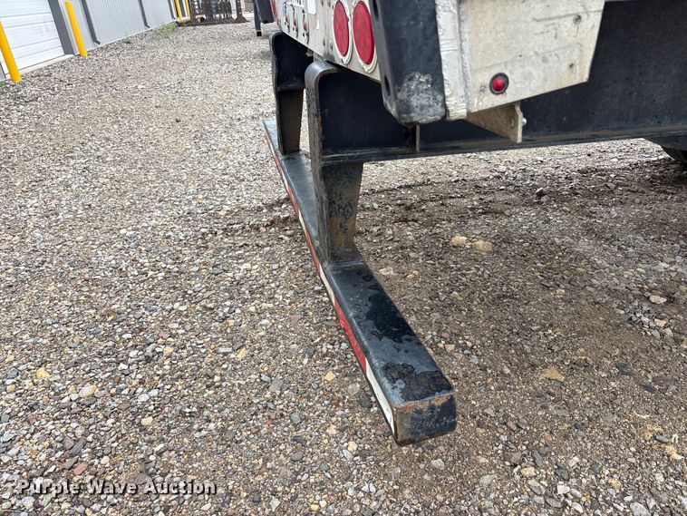 image for item EU0486 2007 Transcraft Eagle IIN W2 flatbed trailer