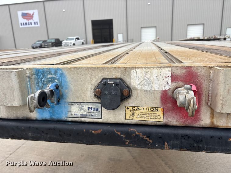 image for item EU0487 2008 Transcraft flatbed trailer