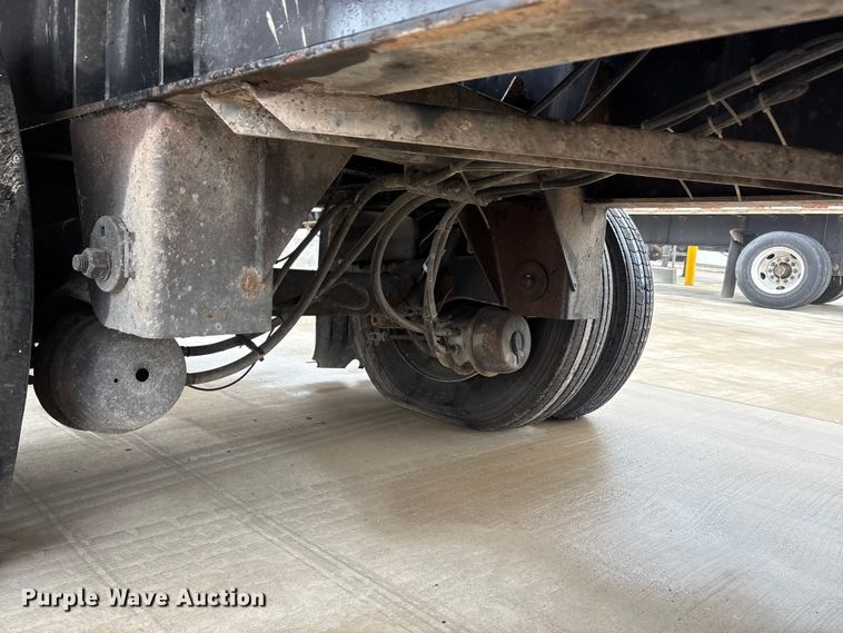 image for item EU0487 2008 Transcraft flatbed trailer