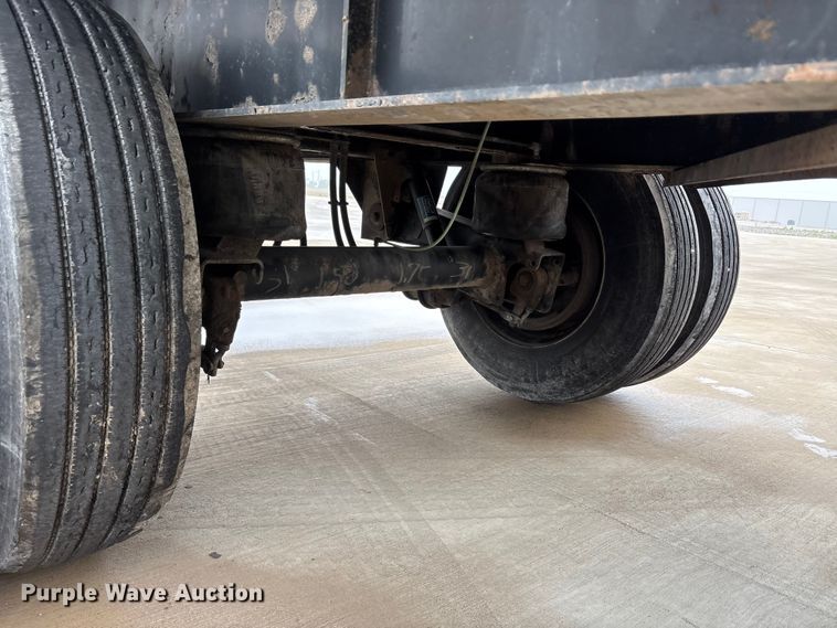 image for item EU0487 2008 Transcraft flatbed trailer
