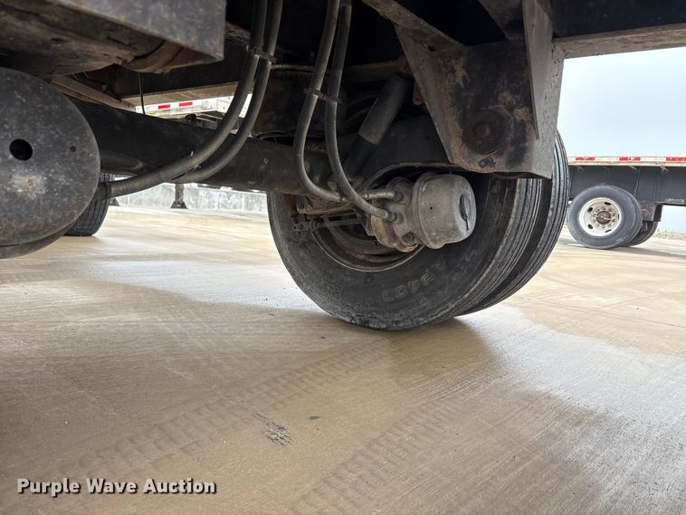 image for item EU0487 2008 Transcraft flatbed trailer