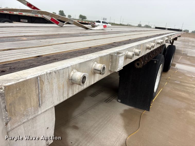 image for item EU0487 2008 Transcraft flatbed trailer