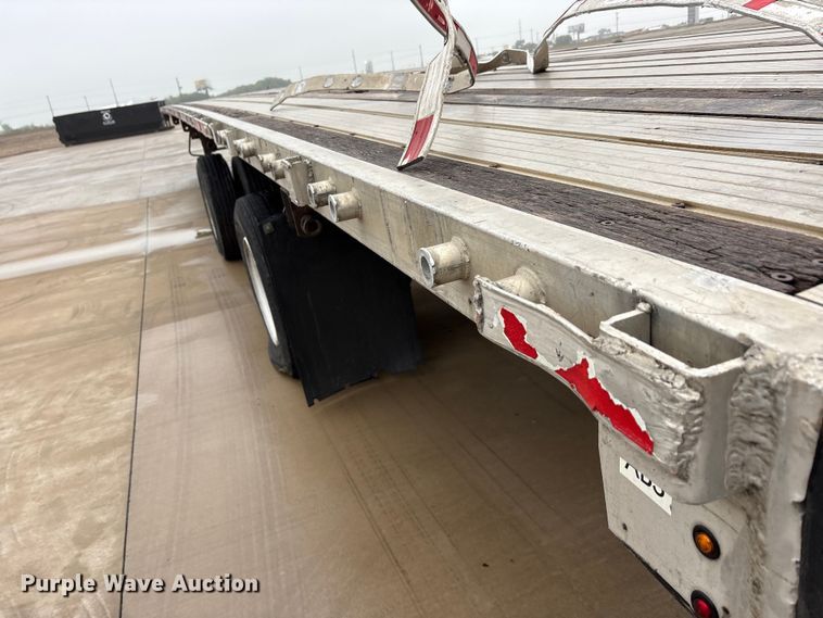 image for item EU0487 2008 Transcraft flatbed trailer